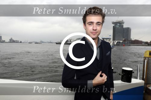 Amsterdam 28 september 2017
Castpresentaie van de Spa ( net 5 serie). De cast bestaat uit Annette Barlo Mattijn Hartemink Eva Marie v d Waal Rein v DuivenbodenDavy Eduard King Juvat Westendorp Beau Schneider Lara Leijs Nzinga Sordam en Eva Bartels.