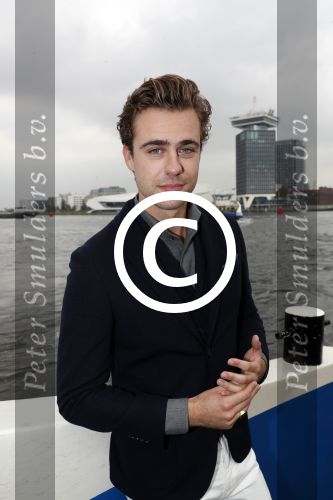 Amsterdam 28 september 2017
Castpresentaie van de Spa ( net 5 serie). De cast bestaat uit Annette Barlo Mattijn Hartemink Eva Marie v d Waal Rein v DuivenbodenDavy Eduard King Juvat Westendorp Beau Schneider Lara Leijs Nzinga Sordam en Eva Bartels.