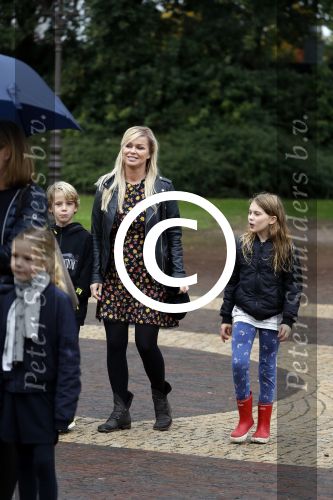Kaatsheuvel 30 september 2017
Premiere musical in de efteling geschreven door Paul v Loon en Prinses Laurentien. Bridget Maasland met zoon Mees en een vriendinnetje