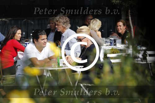 Amsterdam 27 september 2017   
Connie Witteman met zoon Marvin Breukhoven op terras