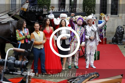 Amsterdam 25 september 2017 
Holly Mae Brood, Martijn Fischer, Yolanthe Sneijder-Cabau, Buddy Vedder, Danny de Munk, Glennis Grace en Carlo Boszhard tijdens de castpresentatie van de Christmas Show 2017 in hotel The Grand. Ruben Nicolai presenteert het.