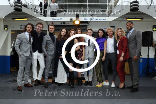 Amsterdam 28 september 2017
Castpresentaie van de Spa ( net 5 serie). De cast bestaat uit Annette Barlo Mattijn Hartemink Eva Marie v d Waal Rein v DuivenbodenDavy Eduard King Juvat Westendorp Beau Schneider Lara Leijs Nzinga Sordam en Eva Bartels.