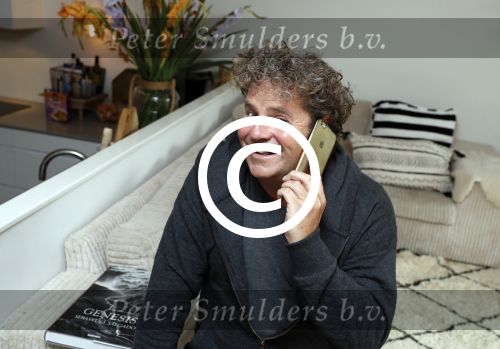 Amsterdam 25 september 2017 
Dirk Zeelenberg wordt in zijn huis geinterviewd door Catherine Keyl