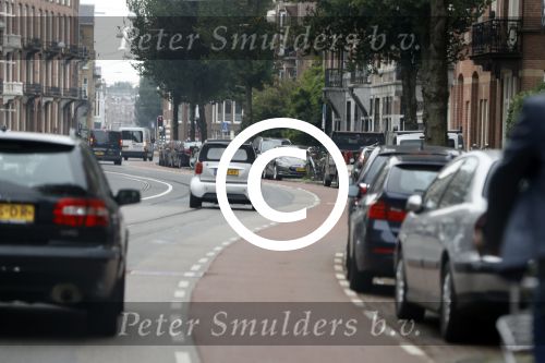 Amsterdam 22 september 2017 
Edgar Davids stapt uit auto van een (zijn) vriendin.