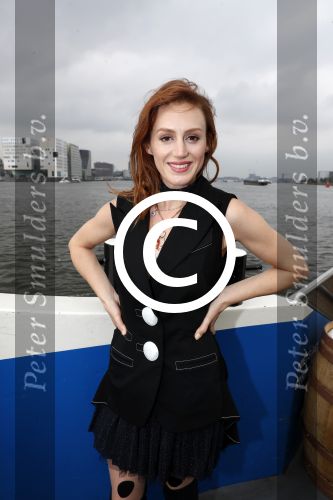 Amsterdam 28 september 2017
Castpresentaie van de Spa ( net 5 serie). De cast bestaat uit Annette Barlo Mattijn Hartemink Eva Marie v d Waal Rein v DuivenbodenDavy Eduard King Juvat Westendorp Beau Schneider Lara Leijs Nzinga Sordam en Eva Bartels.