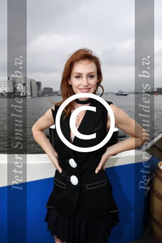 Amsterdam 28 september 2017
Castpresentaie van de Spa ( net 5 serie). De cast bestaat uit Annette Barlo Mattijn Hartemink Eva Marie v d Waal Rein v DuivenbodenDavy Eduard King Juvat Westendorp Beau Schneider Lara Leijs Nzinga Sordam en Eva Bartels.