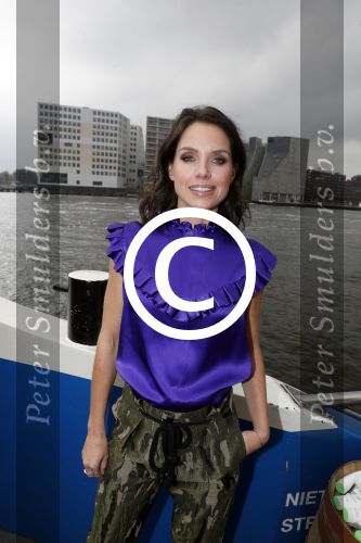 Amsterdam 28 september 2017
Castpresentaie van de Spa ( net 5 serie). De cast bestaat uit Annette Barlo Mattijn Hartemink Eva Marie v d Waal Rein v DuivenbodenDavy Eduard King Juvat Westendorp Beau Schneider Lara Leijs Nzinga Sordam en Eva Bartels.