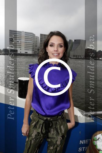 Amsterdam 28 september 2017
Castpresentaie van de Spa ( net 5 serie). De cast bestaat uit Annette Barlo Mattijn Hartemink Eva Marie v d Waal Rein v DuivenbodenDavy Eduard King Juvat Westendorp Beau Schneider Lara Leijs Nzinga Sordam en Eva Bartels.