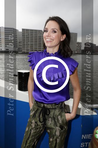 Amsterdam 28 september 2017
Castpresentaie van de Spa ( net 5 serie). De cast bestaat uit Annette Barlo Mattijn Hartemink Eva Marie v d Waal Rein v DuivenbodenDavy Eduard King Juvat Westendorp Beau Schneider Lara Leijs Nzinga Sordam en Eva Bartels.