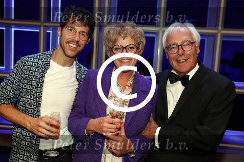 Amsterdam 24 september 2017 
Premiere Annie MG Schmidt met Simone Kleinsma William Spaaij Marjolein Touw Wim v d Driessche en Jeske v d Staak in het de la mar theater. Met Flip v Duyn