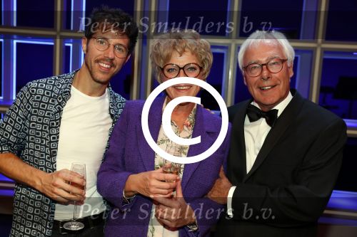 Amsterdam 24 september 2017 
Premiere Annie MG Schmidt met Simone Kleinsma William Spaaij Marjolein Touw Wim v d Driessche en Jeske v d Staak in het de la mar theater. Met Flip v Duyn