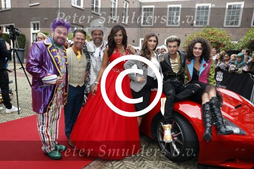 Amsterdam 25 september 2017 
Holly Mae Brood, Martijn Fischer, Yolanthe Sneijder-Cabau, Buddy Vedder, Danny de Munk, Glennis Grace en Carlo Boszhard tijdens de castpresentatie van de Christmas Show 2017 in hotel The Grand. Ruben Nicolai presenteert het.