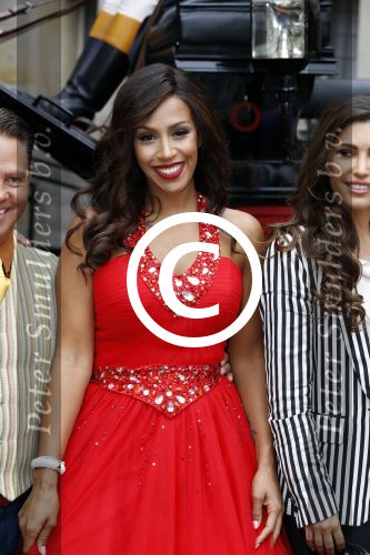 Amsterdam 25 september 2017 
Holly Mae Brood, Martijn Fischer, Yolanthe Sneijder-Cabau, Buddy Vedder, Danny de Munk, Glennis Grace en Carlo Boszhard tijdens de castpresentatie van de Christmas Show 2017 in hotel The Grand. Ruben Nicolai presenteert het.