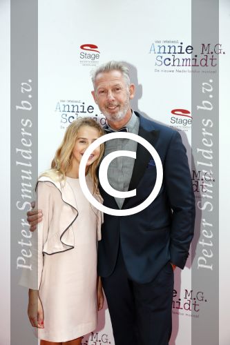 Amsterdam 24 september 2017
Premiere Annie MG Schmidt was getekend in het nieuwe de la mar. isa Hoes met dochter vlinder en broer Onno Hoes