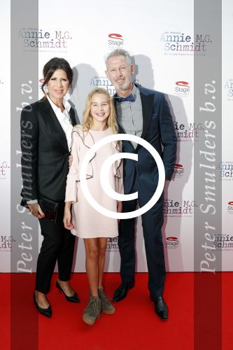 Amsterdam 24 september 2017
Premiere Annie MG Schmidt was getekend in het nieuwe de la mar. isa Hoes met dochter vlinder en broer Onno Hoes
