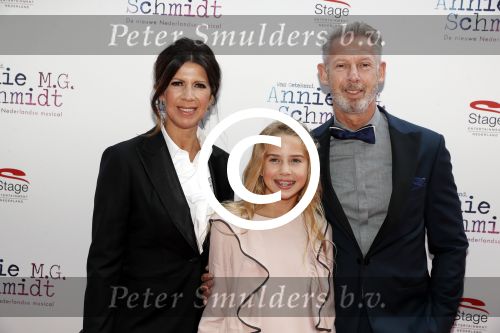 Amsterdam 24 september 2017
Premiere Annie MG Schmidt was getekend in het nieuwe de la mar. isa Hoes met dochter vlinder en broer Onno Hoes