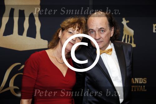 Utrecht 29 september 2017
Uitreiking gouden kalveren in de schouwburg van Utrecht. Jean van der Velden en partner