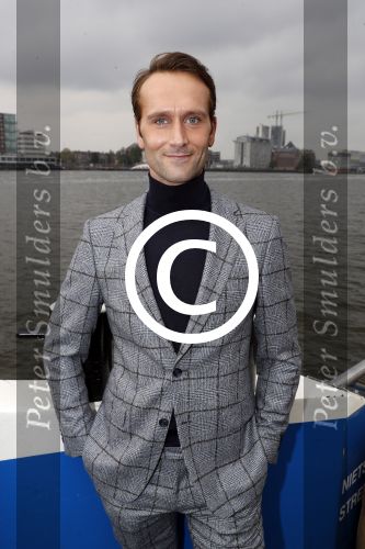 Amsterdam 28 september 2017
Castpresentaie van de Spa ( net 5 serie). De cast bestaat uit Annette Barlo Mattijn Hartemink Eva Marie v d Waal Rein v DuivenbodenDavy Eduard King Juvat Westendorp Beau Schneider Lara Leijs Nzinga Sordam en Eva Bartels.