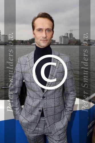 Amsterdam 28 september 2017
Castpresentaie van de Spa ( net 5 serie). De cast bestaat uit Annette Barlo Mattijn Hartemink Eva Marie v d Waal Rein v DuivenbodenDavy Eduard King Juvat Westendorp Beau Schneider Lara Leijs Nzinga Sordam en Eva Bartels.
