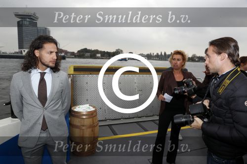 Amsterdam 28 september 2017
Castpresentaie van de Spa ( net 5 serie). De cast bestaat uit Annette Barlo Mattijn Hartemink Eva Marie v d Waal Rein v DuivenbodenDavy Eduard King Juvat Westendorp Beau Schneider Lara Leijs Nzinga Sordam en Eva Bartels.