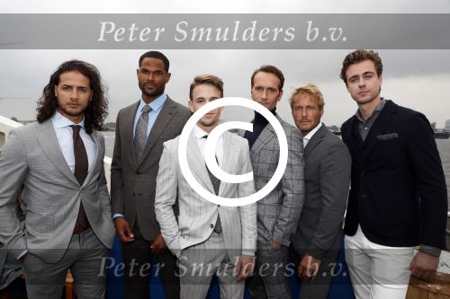 Amsterdam 28 september 2017
Castpresentaie van de Spa ( net 5 serie). De cast bestaat uit Annette Barlo Mattijn Hartemink Eva Marie v d Waal Rein v DuivenbodenDavy Eduard King Juvat Westendorp Beau Schneider Lara Leijs Nzinga Sordam en Eva Bartels.