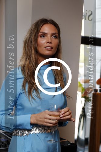 Amsterdam 24 september 2017
Opening expositie Kim Feenstra bij siematic keukens.
