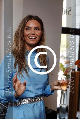 Amsterdam 24 september 2017
Opening expositie Kim Feenstra bij siematic keukens.