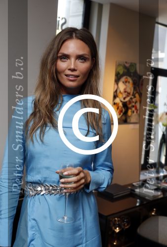 Amsterdam 24 september 2017
Opening expositie Kim Feenstra bij siematic keukens.