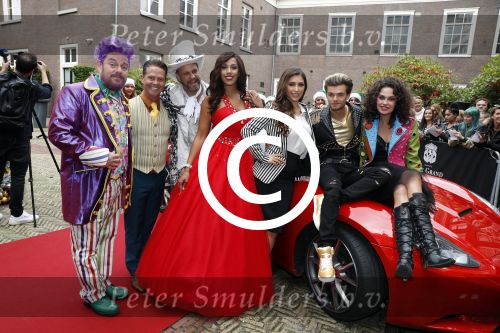 Amsterdam 25 september 2017 
Holly Mae Brood, Martijn Fischer, Yolanthe Sneijder-Cabau, Buddy Vedder, Danny de Munk, Glennis Grace en Carlo Boszhard tijdens de castpresentatie van de Christmas Show 2017 in hotel The Grand. Ruben Nicolai presenteert het.