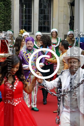 Amsterdam 25 september 2017 
Holly Mae Brood, Martijn Fischer, Yolanthe Sneijder-Cabau, Buddy Vedder, Danny de Munk, Glennis Grace en Carlo Boszhard tijdens de castpresentatie van de Christmas Show 2017 in hotel The Grand. Ruben Nicolai presenteert het.