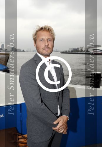 Amsterdam 28 september 2017
Castpresentaie van de Spa ( net 5 serie). De cast bestaat uit Annette Barlo Mattijn Hartemink Eva Marie v d Waal Rein v DuivenbodenDavy Eduard King Juvat Westendorp Beau Schneider Lara Leijs Nzinga Sordam en Eva Bartels.