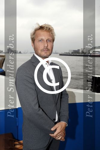 Amsterdam 28 september 2017
Castpresentaie van de Spa ( net 5 serie). De cast bestaat uit Annette Barlo Mattijn Hartemink Eva Marie v d Waal Rein v DuivenbodenDavy Eduard King Juvat Westendorp Beau Schneider Lara Leijs Nzinga Sordam en Eva Bartels.
