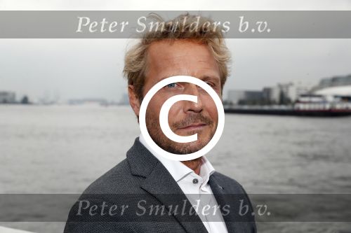 Amsterdam 28 september 2017
Castpresentaie van de Spa ( net 5 serie). De cast bestaat uit Annette Barlo Mattijn Hartemink Eva Marie v d Waal Rein v DuivenbodenDavy Eduard King Juvat Westendorp Beau Schneider Lara Leijs Nzinga Sordam en Eva Bartels.