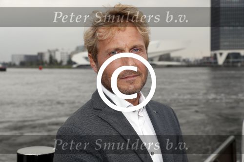 Amsterdam 28 september 2017
Castpresentaie van de Spa ( net 5 serie). De cast bestaat uit Annette Barlo Mattijn Hartemink Eva Marie v d Waal Rein v DuivenbodenDavy Eduard King Juvat Westendorp Beau Schneider Lara Leijs Nzinga Sordam en Eva Bartels.