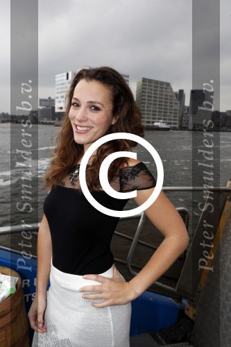 Amsterdam 28 september 2017
Castpresentaie van de Spa ( net 5 serie). De cast bestaat uit Annette Barlo Mattijn Hartemink Eva Marie v d Waal Rein v DuivenbodenDavy Eduard King Juvat Westendorp Beau Schneider Lara Leijs Nzinga Sordam en Eva Bartels.