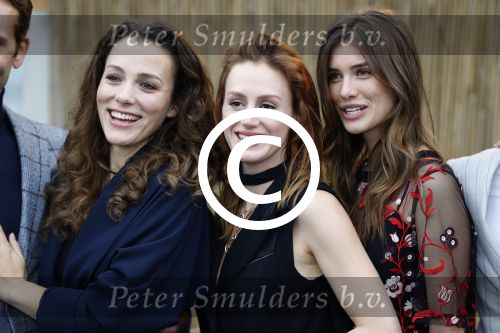 Amsterdam 28 september 2017
Castpresentaie van de Spa ( net 5 serie). De cast bestaat uit Annette Barlo Mattijn Hartemink Eva Marie v d Waal Rein v DuivenbodenDavy Eduard King Juvat Westendorp Beau Schneider Lara Leijs Nzinga Sordam en Eva Bartels.