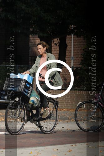 Amsterdam 27 september 2017     
Prinses Marilene v Vollenhoven op de fiets in Amsterdam zuid