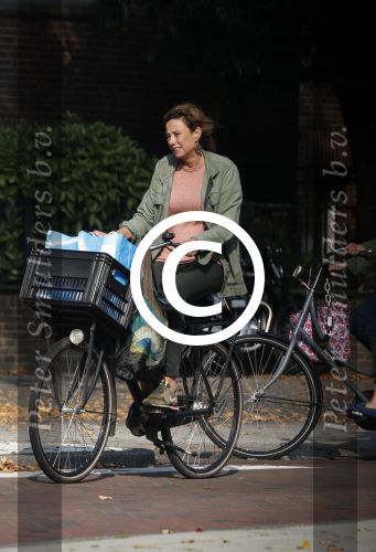 Amsterdam 27 september 2017     
Prinses Marilene v Vollenhoven op de fiets in Amsterdam zuid