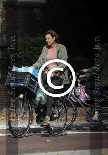 Amsterdam 27 september 2017     
Prinses Marilene v Vollenhoven op de fiets in Amsterdam zuid