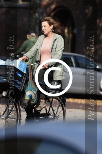 Amsterdam 27 september 2017     
Prinses Marilene v Vollenhoven op de fiets in Amsterdam zuid