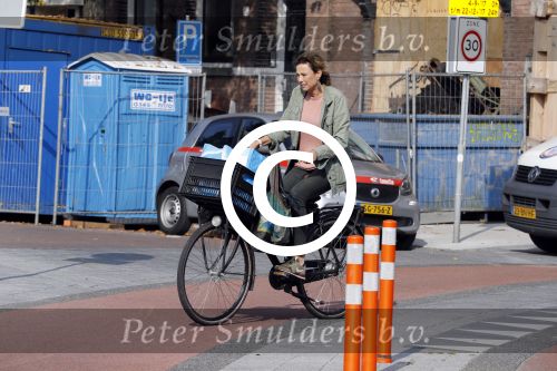 Amsterdam 27 september 2017     
Prinses Marilene v Vollenhoven op de fiets in Amsterdam zuid