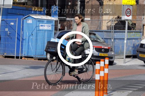 Amsterdam 27 september 2017     
Prinses Marilene v Vollenhoven op de fiets in Amsterdam zuid