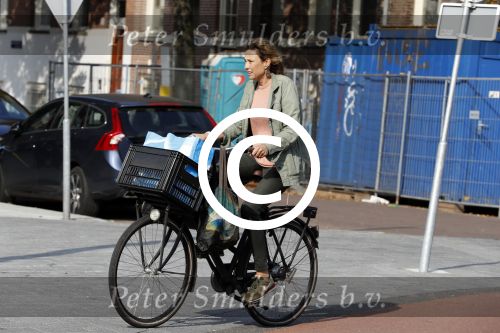 Amsterdam 27 september 2017     
Prinses Marilene v Vollenhoven op de fiets in Amsterdam zuid