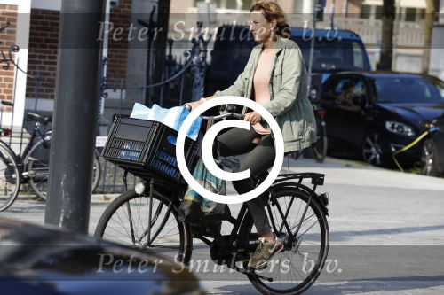 Amsterdam 27 september 2017     
Prinses Marilene v Vollenhoven op de fiets in Amsterdam zuid