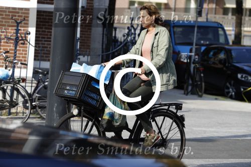 Amsterdam 27 september 2017     
Prinses Marilene v Vollenhoven op de fiets in Amsterdam zuid