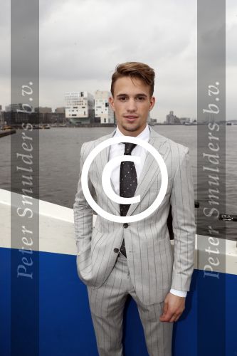 Amsterdam 28 september 2017
Castpresentaie van de Spa ( net 5 serie). De cast bestaat uit Annette Barlo Mattijn Hartemink Eva Marie v d Waal Rein v DuivenbodenDavy Eduard King Juvat Westendorp Beau Schneider Lara Leijs Nzinga Sordam en Eva Bartels.