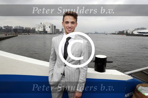Amsterdam 28 september 2017
Castpresentaie van de Spa ( net 5 serie). De cast bestaat uit Annette Barlo Mattijn Hartemink Eva Marie v d Waal Rein v DuivenbodenDavy Eduard King Juvat Westendorp Beau Schneider Lara Leijs Nzinga Sordam en Eva Bartels.