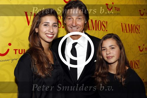 Amsterdam 1 oktober 2017
Premiere Vamos in het nieuwe de la mar theater. Rick Engelkes met ouders en dochters