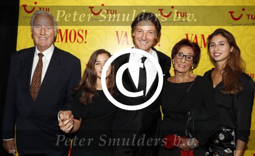 Amsterdam 1 oktober 2017
Premiere Vamos in het nieuwe de la mar theater. Rick Engelkes met ouders en dochters