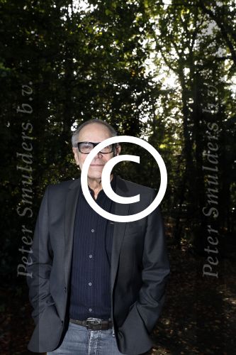 Hilversum 29 september 2017
Boekpresentatie in de wisseloord studio\'s. Rob de Nijs ontvangt het eerste boek